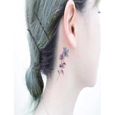 تتو دخترانه پشت گوش