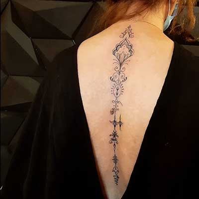 تتو زیبا برای پشت گردن