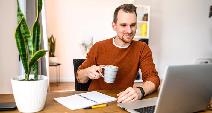 فریلنسر بهتر است یا کارمندی