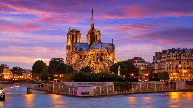جاذبه های گردشگری پاریس کلیسای نوتردام