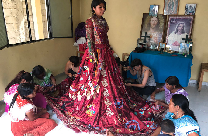 داستان لباس رکوردشکن قرمز