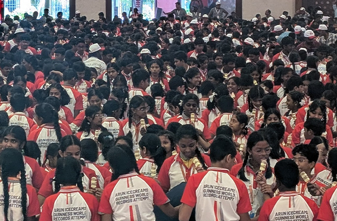 رکورد لیس زدن بستنی